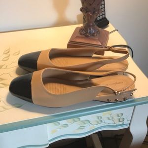 These shoes have never been worn. Very comfy.